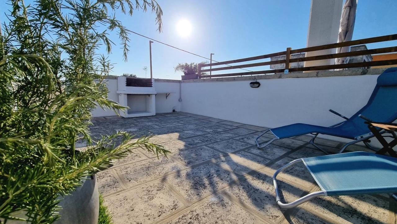 La Terrazza Dei Nonni Appartement Torre Specchia Ruggeri Buitenkant foto